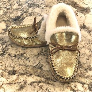 J. Crew NWOT Gold Leather Lodge Moccasin with Faux Fur Lining Size 8